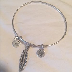 Alex and Ani Feather Bracelet 💥⭐️💥